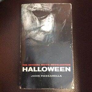 Halloween paperback book Official David Gordon Green 2018 movie novelization